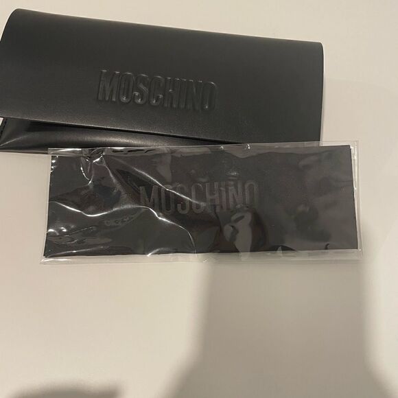 NIB Silver Mirror Cateye Moschino Sunglasses - Picture 8 of 10